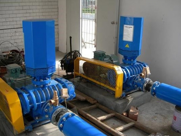 污水處理工作現(xiàn)場